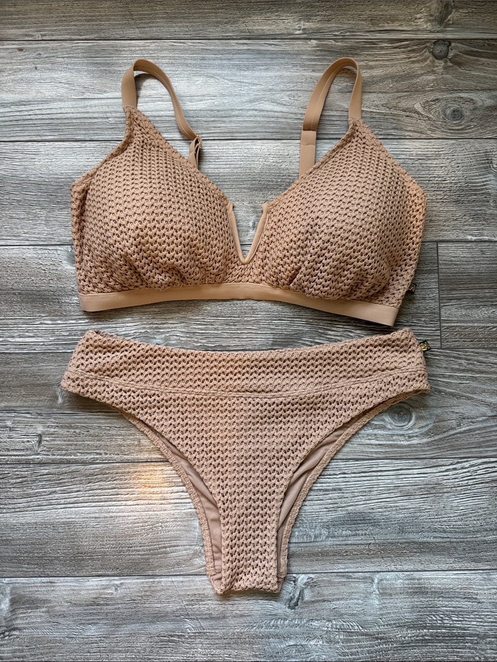 NWOT La Vie En Rose D Cup Textured V-Plunge Bikini Set in Nude